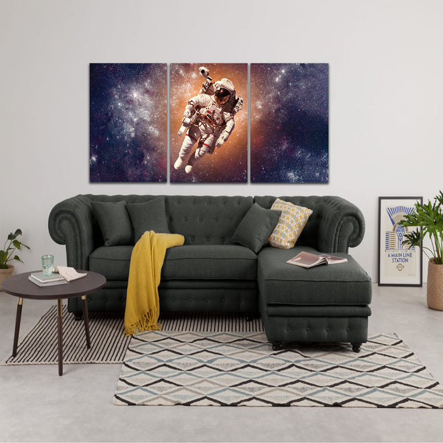 astronaut in outer space AOA13171 {3x}