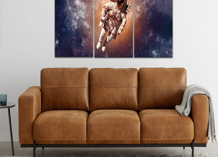 astronaut in outer space AOA13171 {3x}