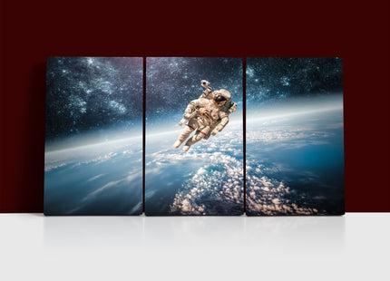 astronaut in outer space AOAY1013 {3x}