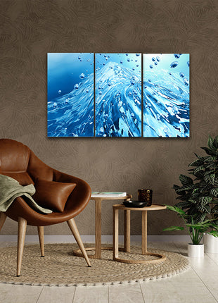 A dynamic Clear water aqua bubbles splash AOA14287 {3x}